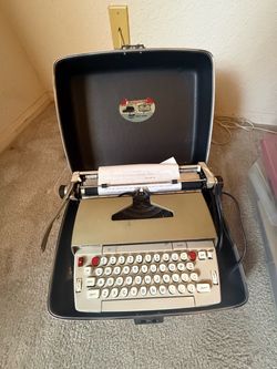 Smith Corona Vintage Electric Typewriter with Case