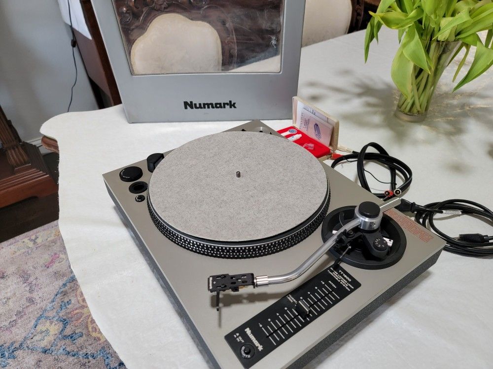 Vintage Numark TT1600 Phase Lock Looped Direct Drive Turntable w/ Stanton Cartridge