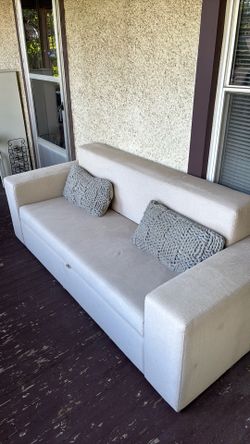 Pull out couch
