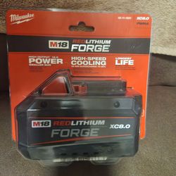 Milwaukee
M18 18V Lithium-Ion REDLITHIUM FORGE XC 8.0 Ah Battery Pack