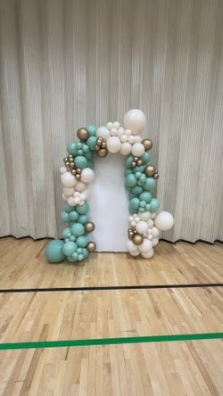 Balloon arch