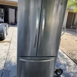 Kenmore Refrigerator 33in Wide Stainless Steel 