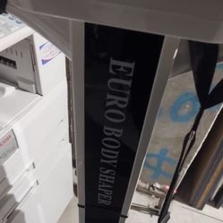 High End Vibration Plate Fitness Machine Like New