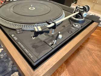 Dual 606 turntable