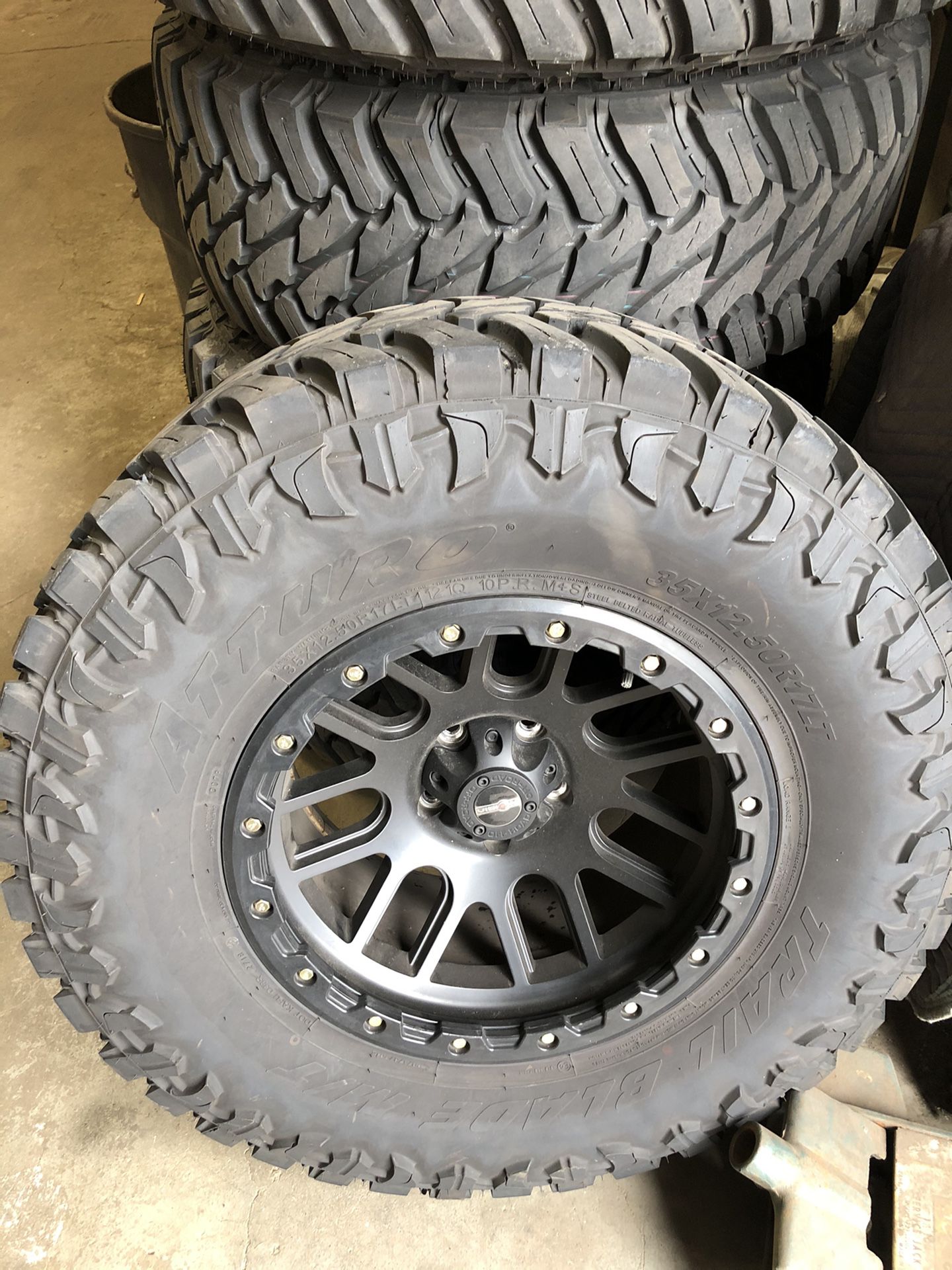Jeep Wrangler jk off-road tires and 3” life kit