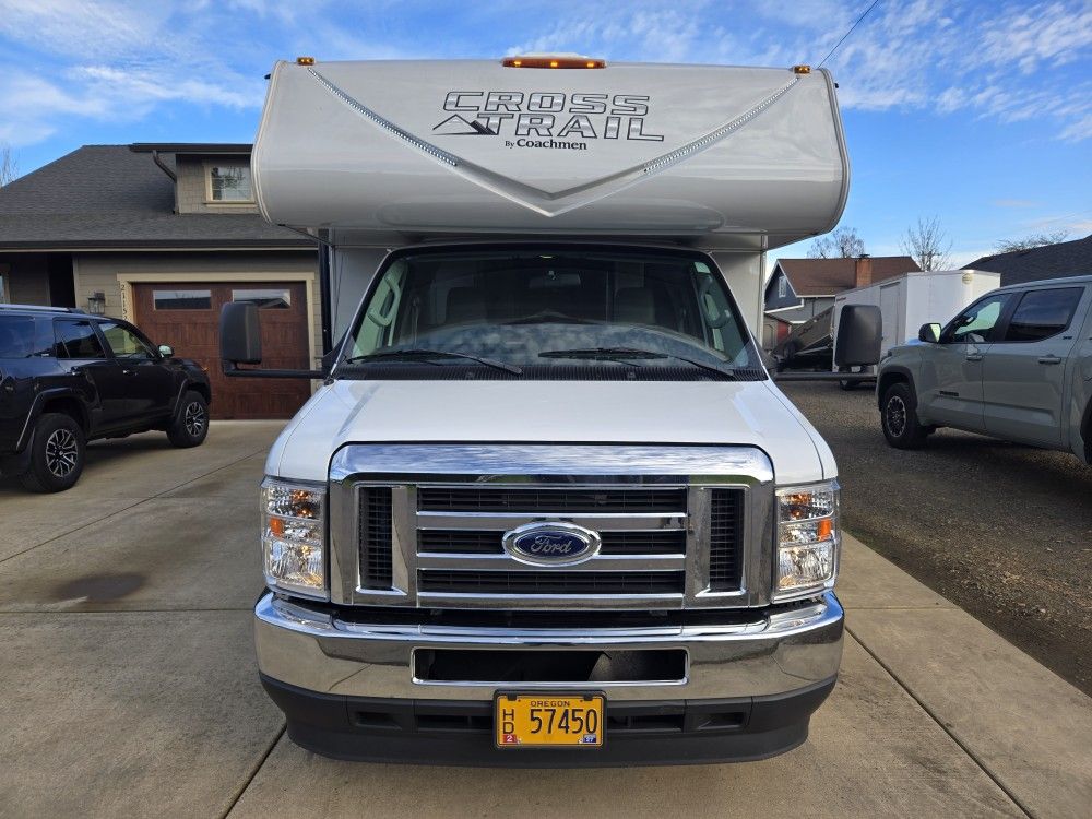 2022 Coachmen Cross Trail class c motor home xl 26XG 29ft