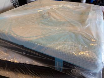 KING MATTRESS TEMPURPEDIC LUXE BREEZE SOFT