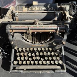 Restoration-Needed: Underwood Series 5 Typewriter — Serial 2336