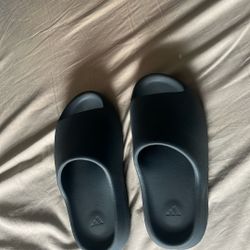 Size 7 Yeezy Slides