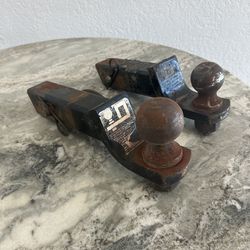 Trailer hitch is with balls both for only $20