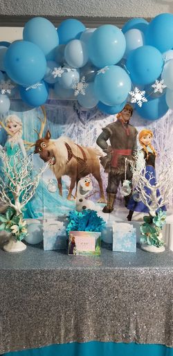 Frozen ballon garland and decor