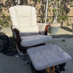 Rocking Chair 