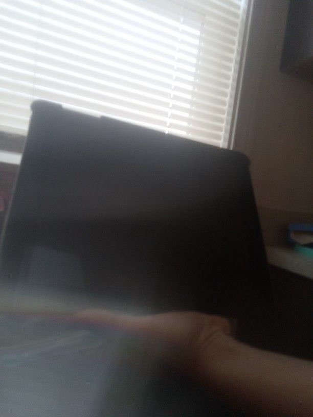 It comes with a charger and does not come with a box