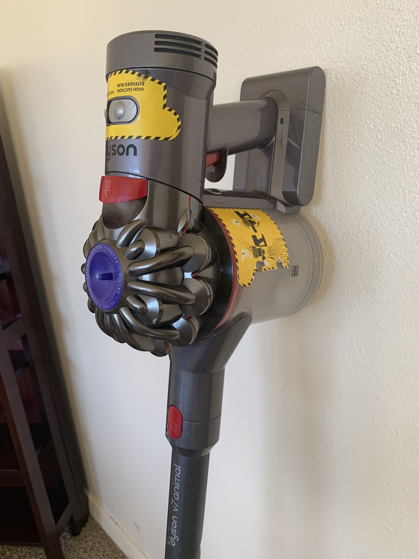 Dyson V7 Animal Cordless Stick Vacuum Cleaner