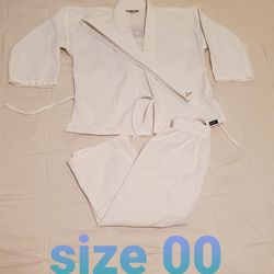 Karate uniform size 00

