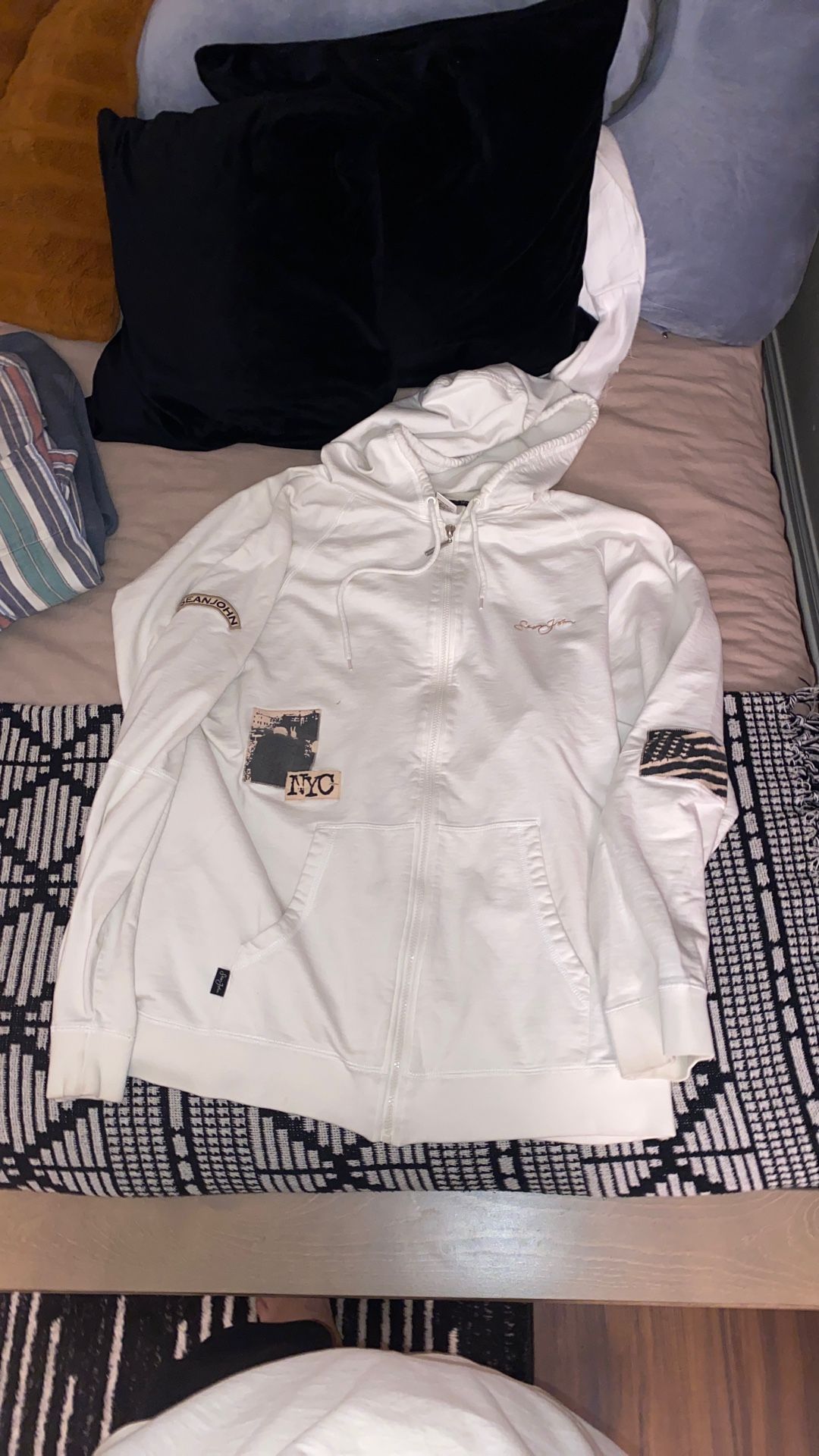 SEAN JOHN P DIDDY CREAM ZIP UP JACKET (FIT LIKE XXL)