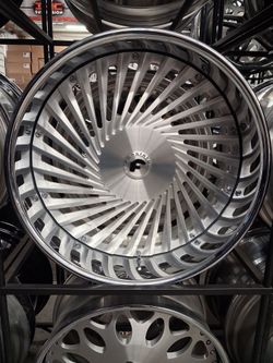 BRAND NEW 22" FORGIATO WHEELS