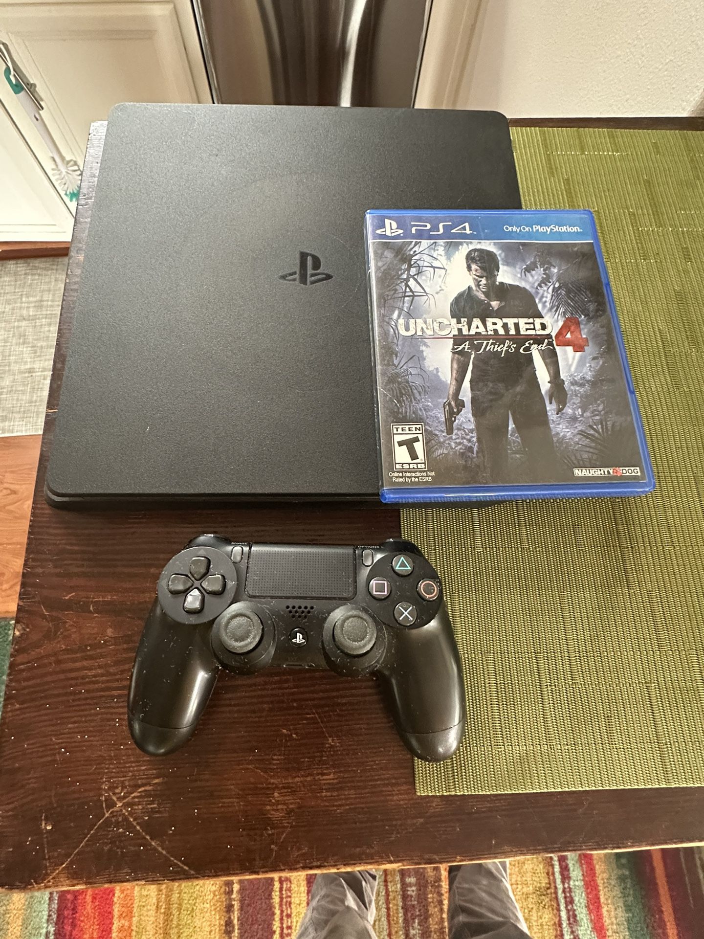 Ps4 Slim with Controller, Uncharted 4