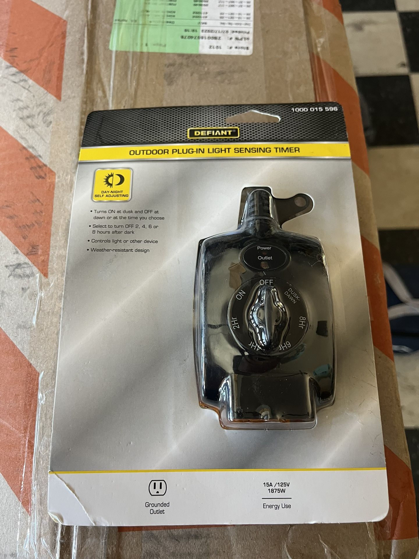 New Defiant Outdoor Plug-In Light Sensing Timer