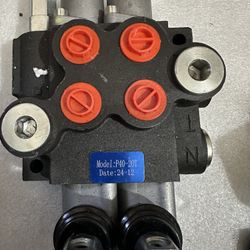 #US BSPP 2 Spool Hydraulic Control Valve 11GPM 3600 PSI for Tractors & Loaders It brand new  (422)120325