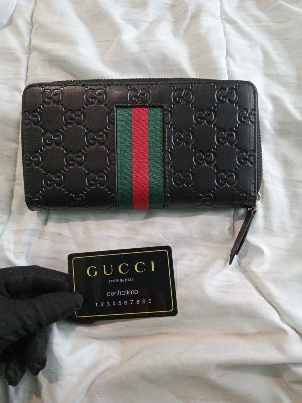Woman's Brand New Gucci Wallet
