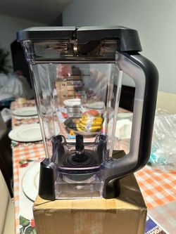 Ninja 72 oz pitcher w/ lid