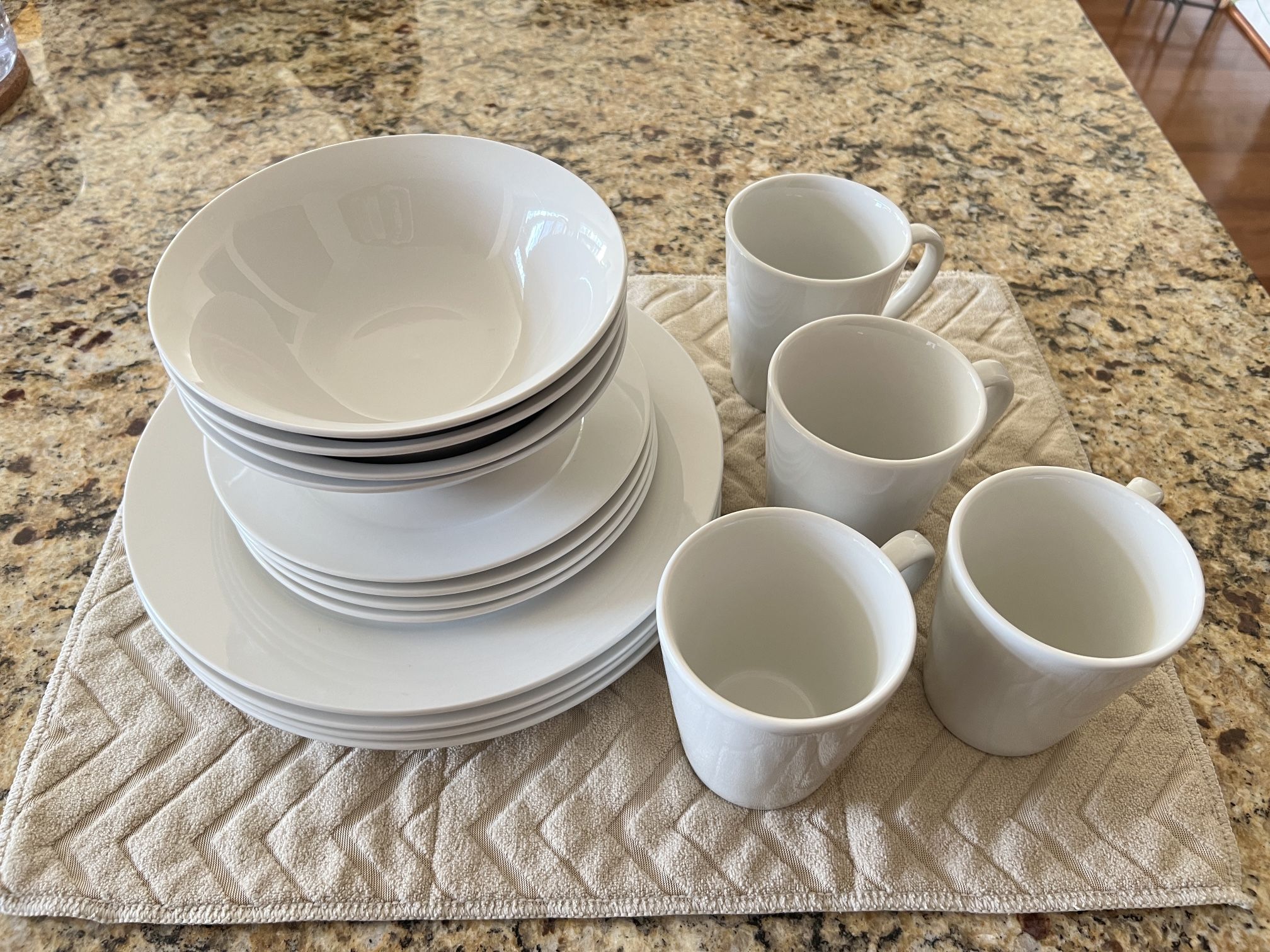 Gibson Home 16-piece Dinnerware Set