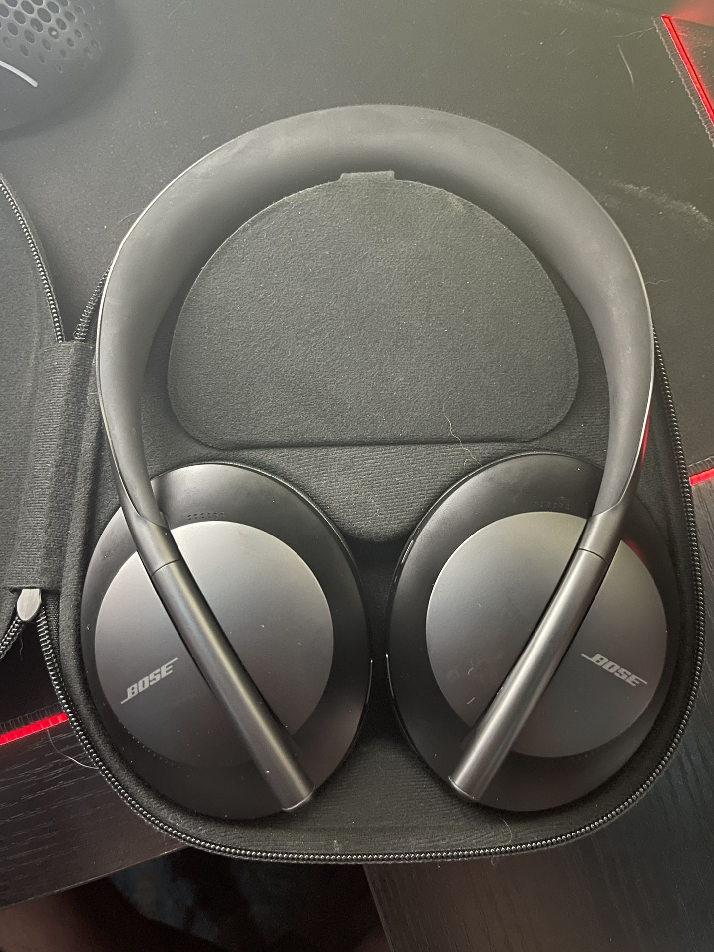 Bose 700