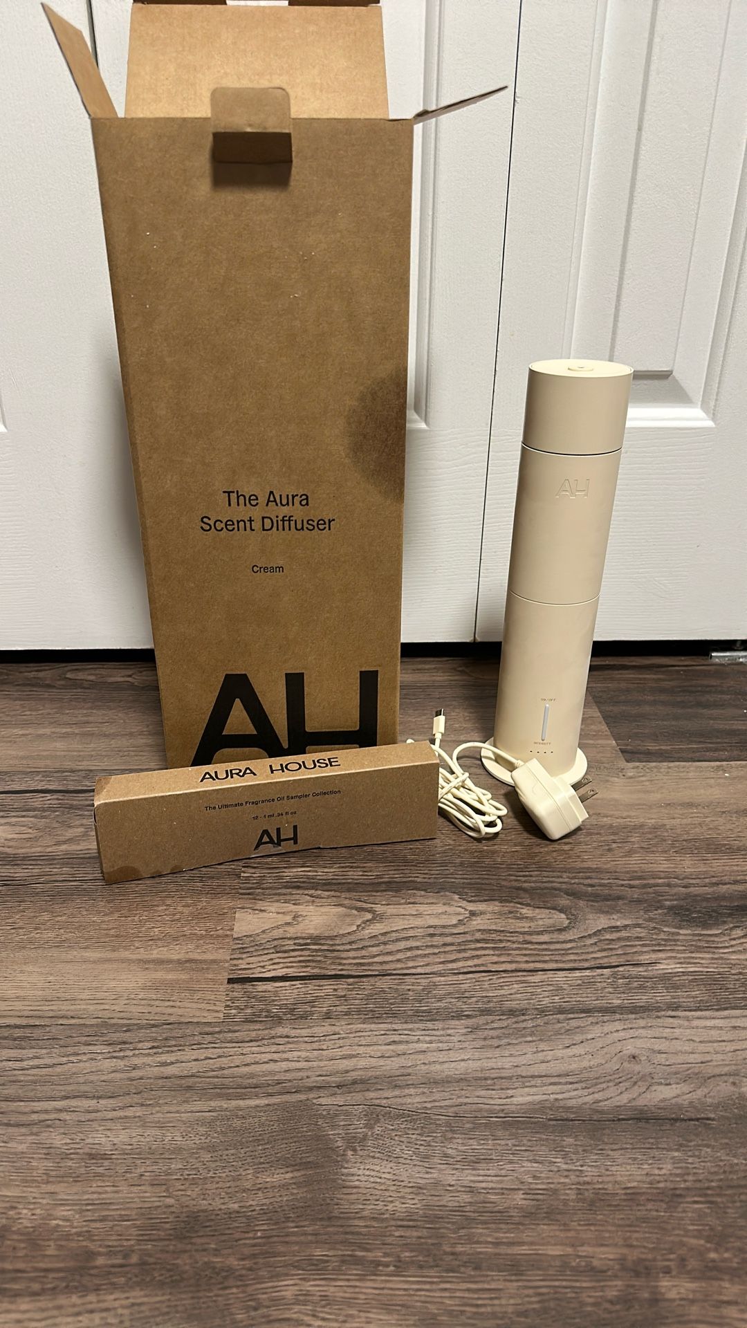Aura House Scent Diffuser & Sample Pack
