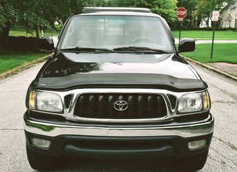 TOYOTA TACOMA 2003 IN MINT CONDITIONsatellite radio , key less entry