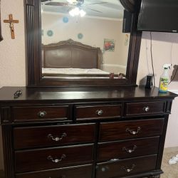 Dresser And Mirror 