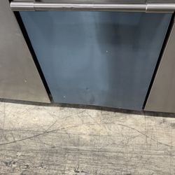 Frigidaire Professional Dishwasher In Stainless Steel New Open Box