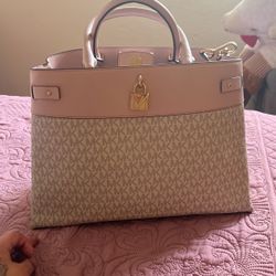 Mk Bag Come With Cross Body Straps