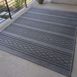 Indoor/Outdoor Rug For Patio, Backyard, Porch Like New CLEANED