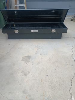 Aluminum tool box for trucks