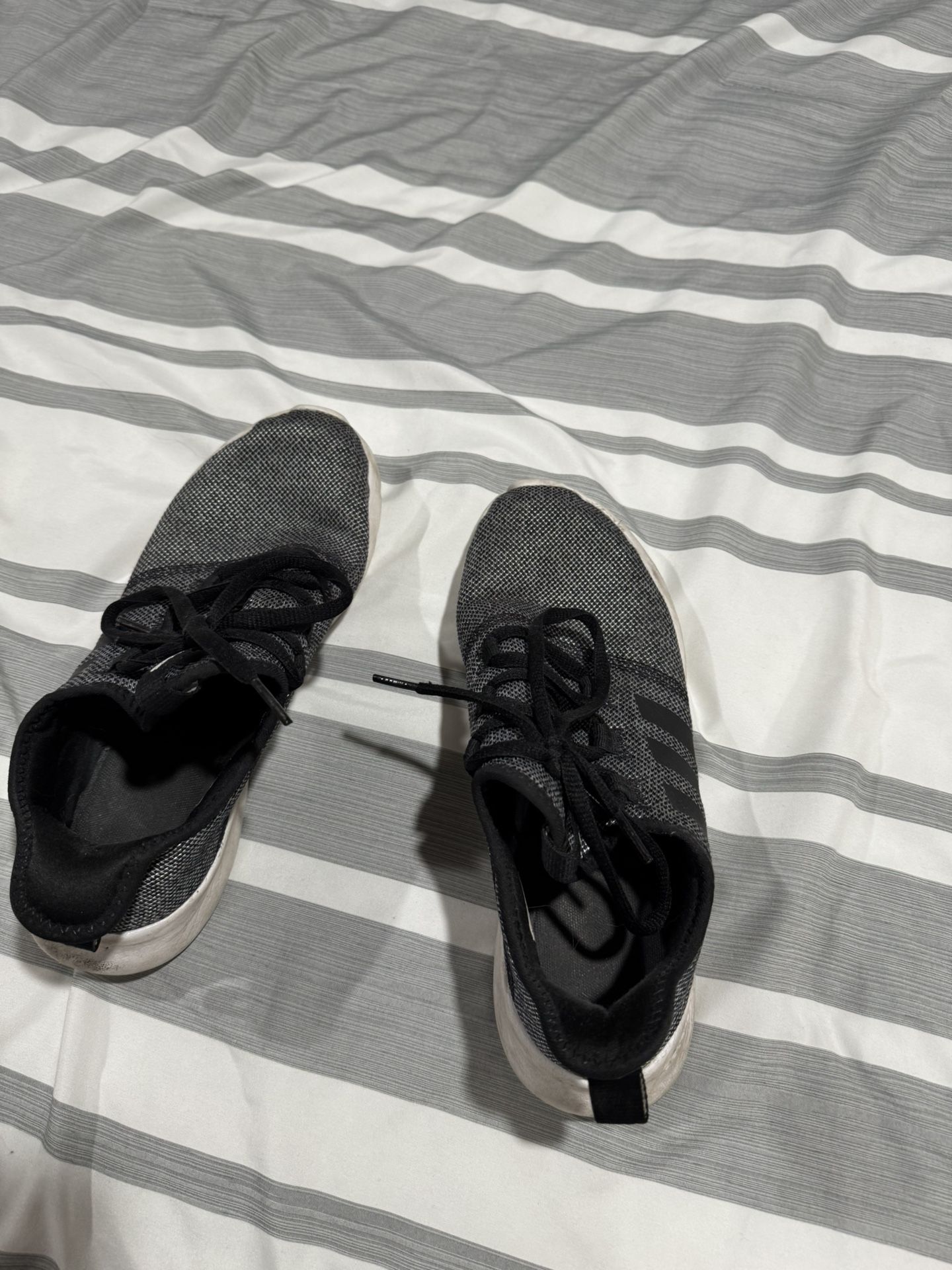 women’s adidas sneakers size 8