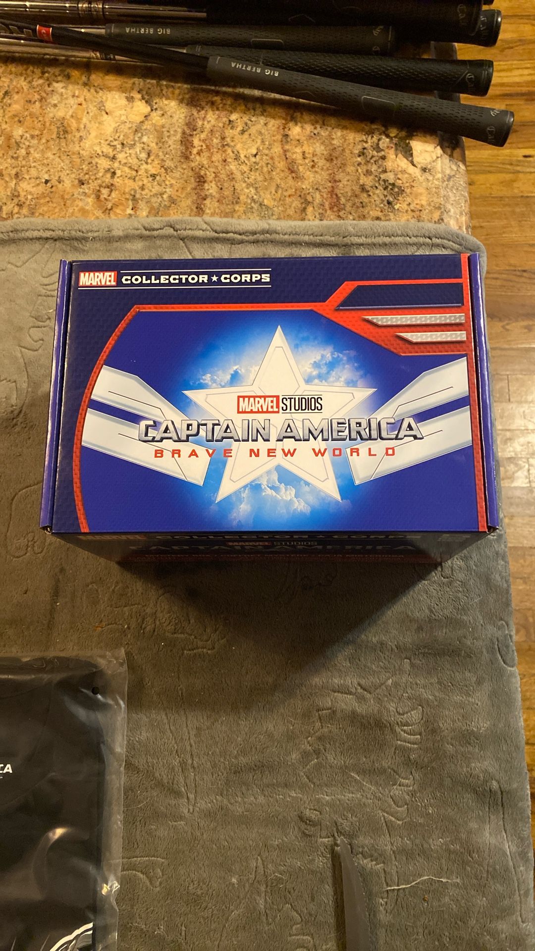 MARVEL CAPTAIN AMERICA COLLECTOR BOX
