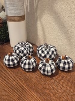 Pumpkin Decorations buffalo check small