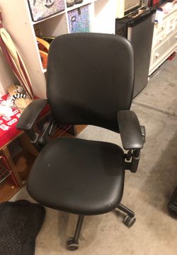 Leather Steelcase Leap Chair