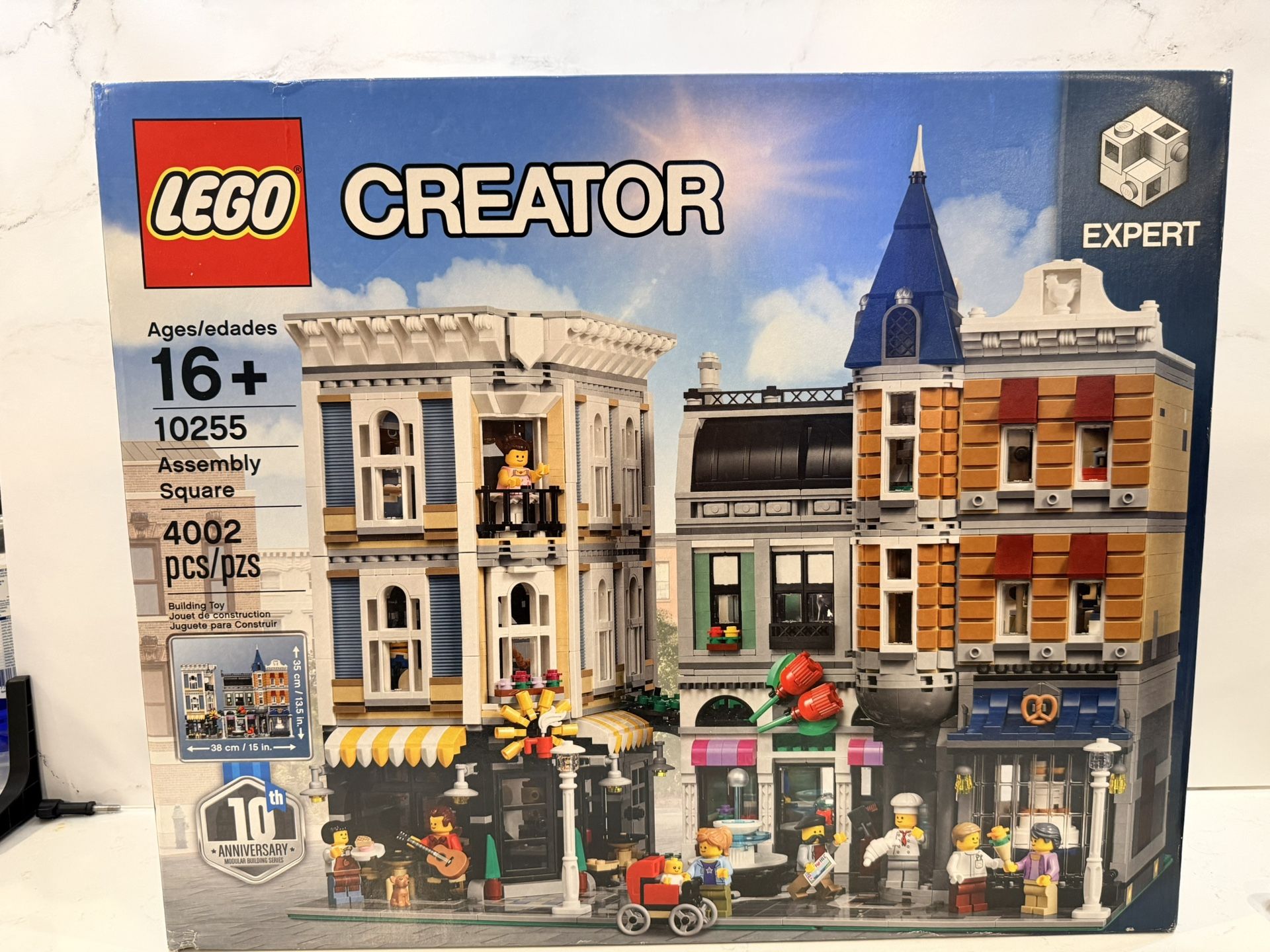 LEGO CREATOR: Assembly Square (10255) Brand New Sealed RARE RETIRED $315