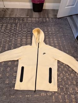 Nike Tech size M (Cream color)