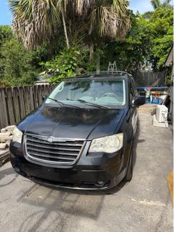 2010 Chrysler town and country