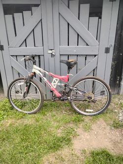 Mongoose XR 75 21 Speed MTN Bike