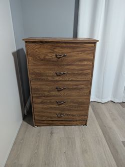 5-Drawer Wooden Dresser