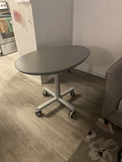 Desk / Table