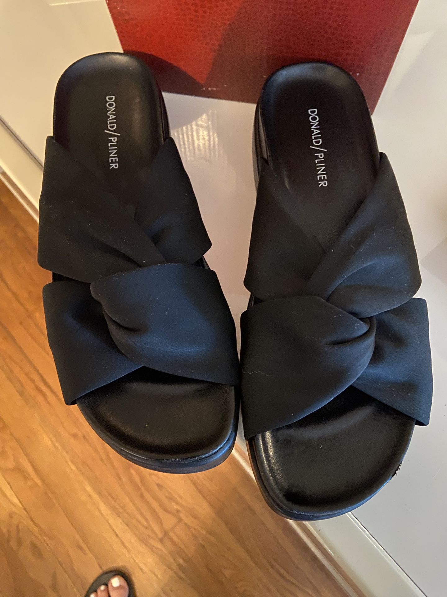 Donald Pliner Sandal 