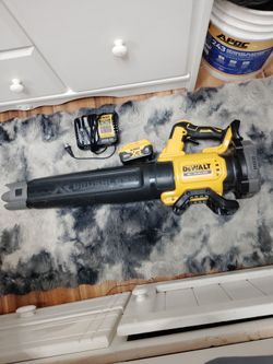 Dewalt Blower with 4ah battery and 4amp charger for 140 or best offer
