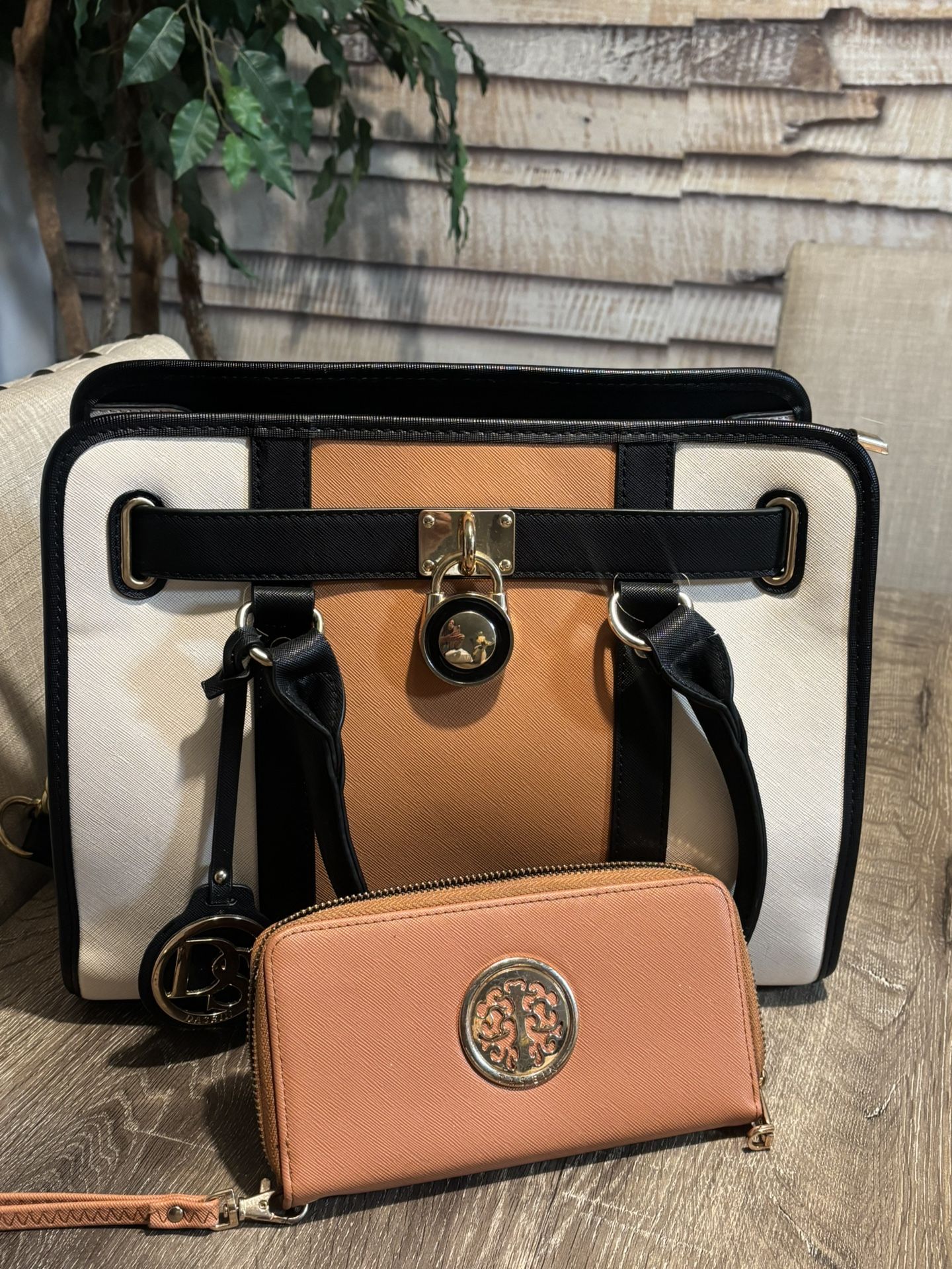 DASEIN SHOULDER BAG THIS WAS USED 1 TIME, LIKE NEW CONDITION.