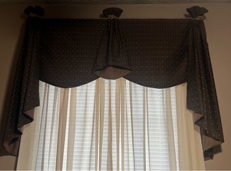 Custom window valance/cornice board