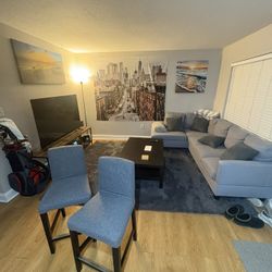 SELLING ENTIRE LIVING ROOM — MOVING — SEE DESCRIPTION